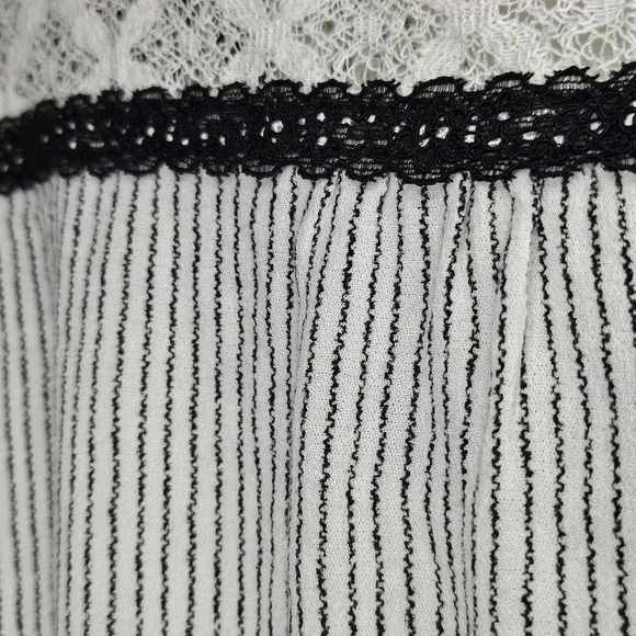 Women's Black White Boho 3/4 Sleeve Rayon Blouse Lace Casual Size M Whimsygoth - Picture 5 of 10